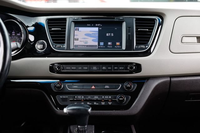 Used 2018 Kia Sedona SX Limited FWD image 40