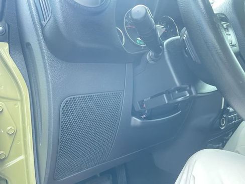 Used 2013 Jeep Wrangler Sport AWD/4WD image 16