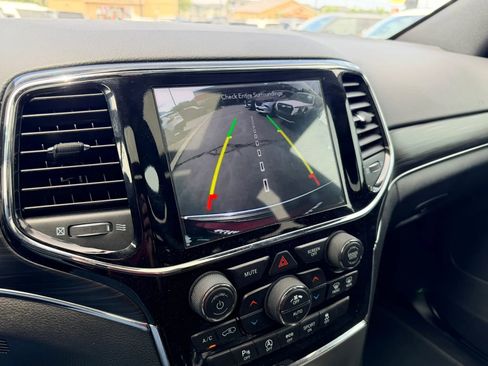 Used 2020 Jeep Grand Cherokee Limited w/ Luxury Group II AWD/4WD image 19