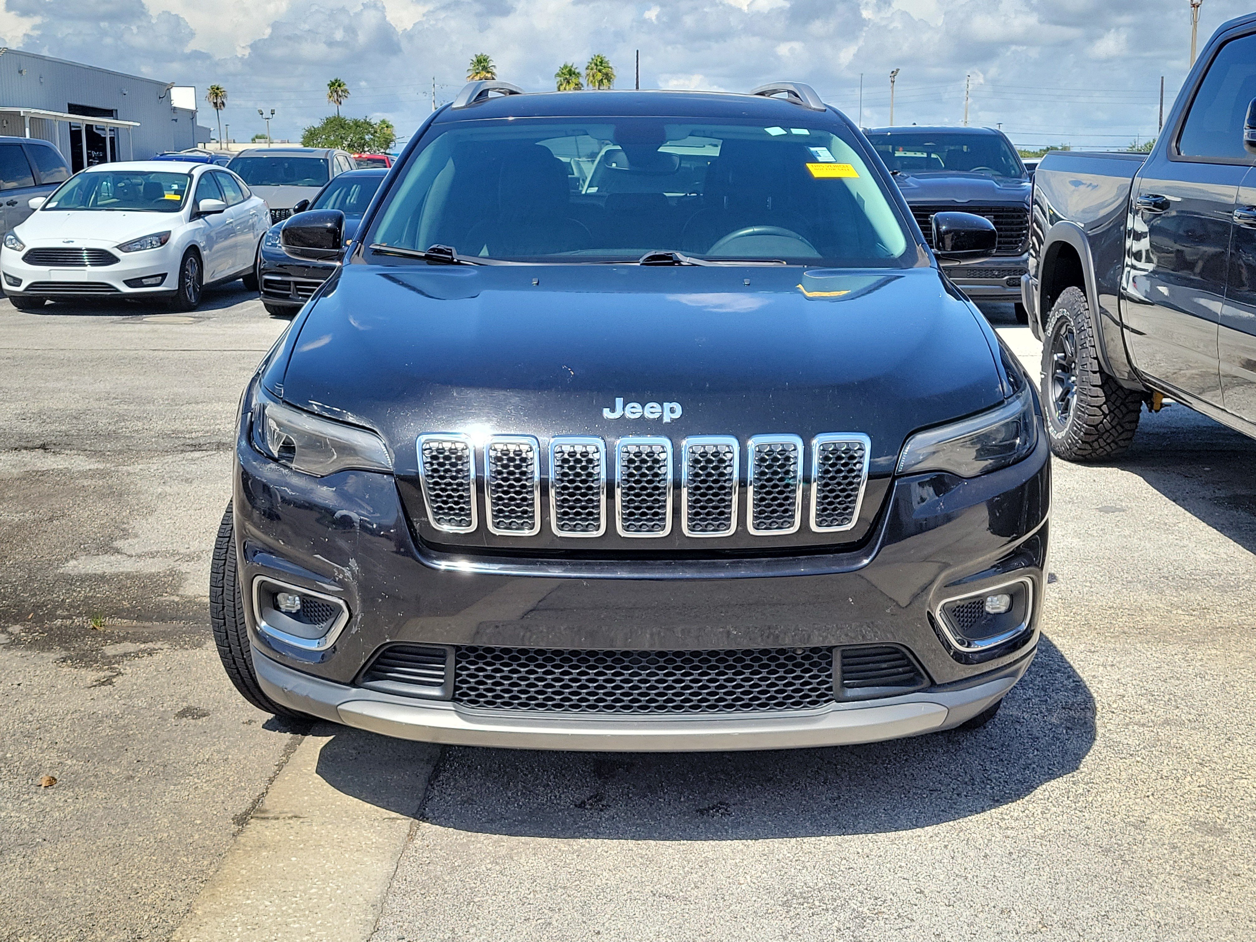 Used 2019 Jeep Cherokee Limited FWD image 2