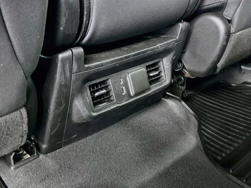 Used 2023 Chevrolet Silverado 1500 LT AWD/4WD image 26