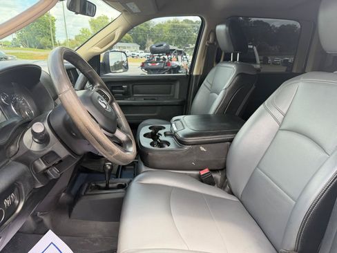 Used 2020 RAM 5500 Tradesman w/ Chrome Appearance Group AWD/4WD image 9