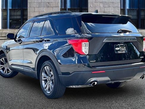 Used 2022 Ford Explorer XLT w/ Equipment Group 202A AWD/4WD image 10