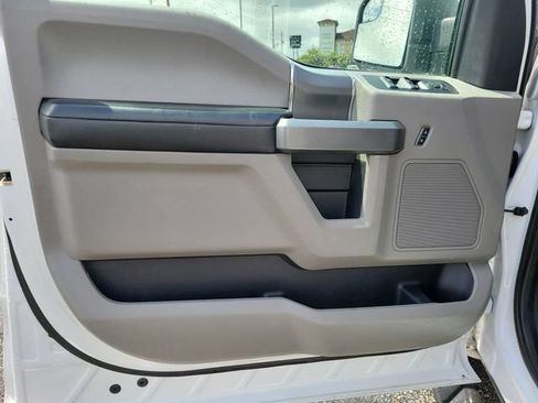 Used 2016 Ford F150 XLT w/ Equipment Group 302A Luxury RWD image 8