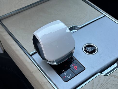 New 2025 Land Rover Range Rover SV image 22