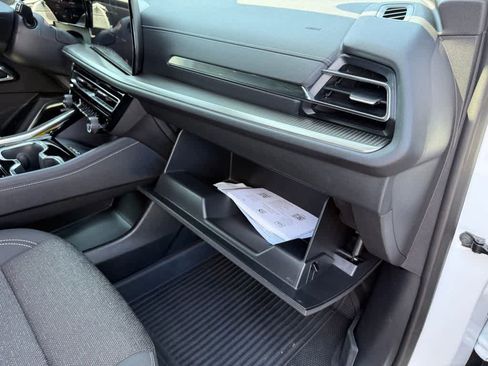 Used 2024 Chevrolet Traverse LT w/ Enhanced Driving Package image 79