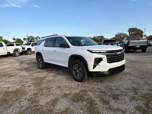 New 2026 Chevrolet Traverse LT image 16