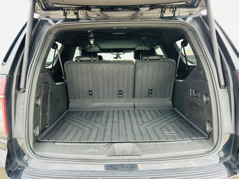 Used 2022 Chevrolet Suburban Premier image 36