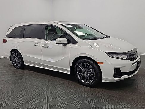 New 2026 Honda Odyssey Touring image 1