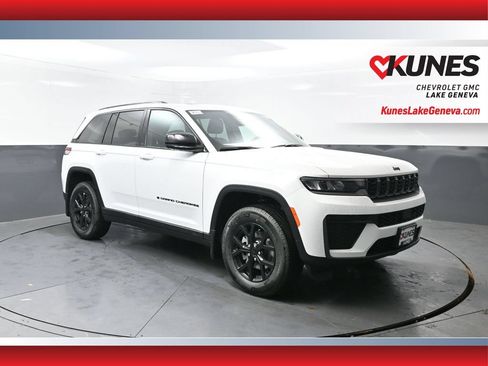 Used 2026 Jeep Grand Cherokee Altitude AWD/4WD image 4