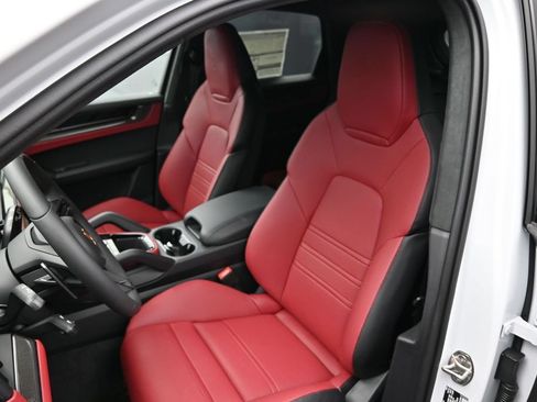 New 2026 Porsche Cayenne GTS AWD/4WD image 8