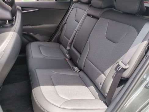 New 2025 Kia Niro SX Touring image 38