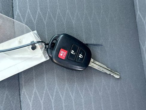 Used 2019 Toyota Tacoma SR5 image 29