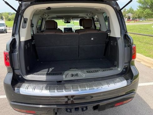 Used 2023 INFINITI QX80 Premium Select AWD/4WD image 12