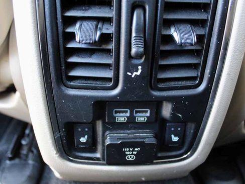 Used 2015 Jeep Grand Cherokee Limited AWD/4WD image 32