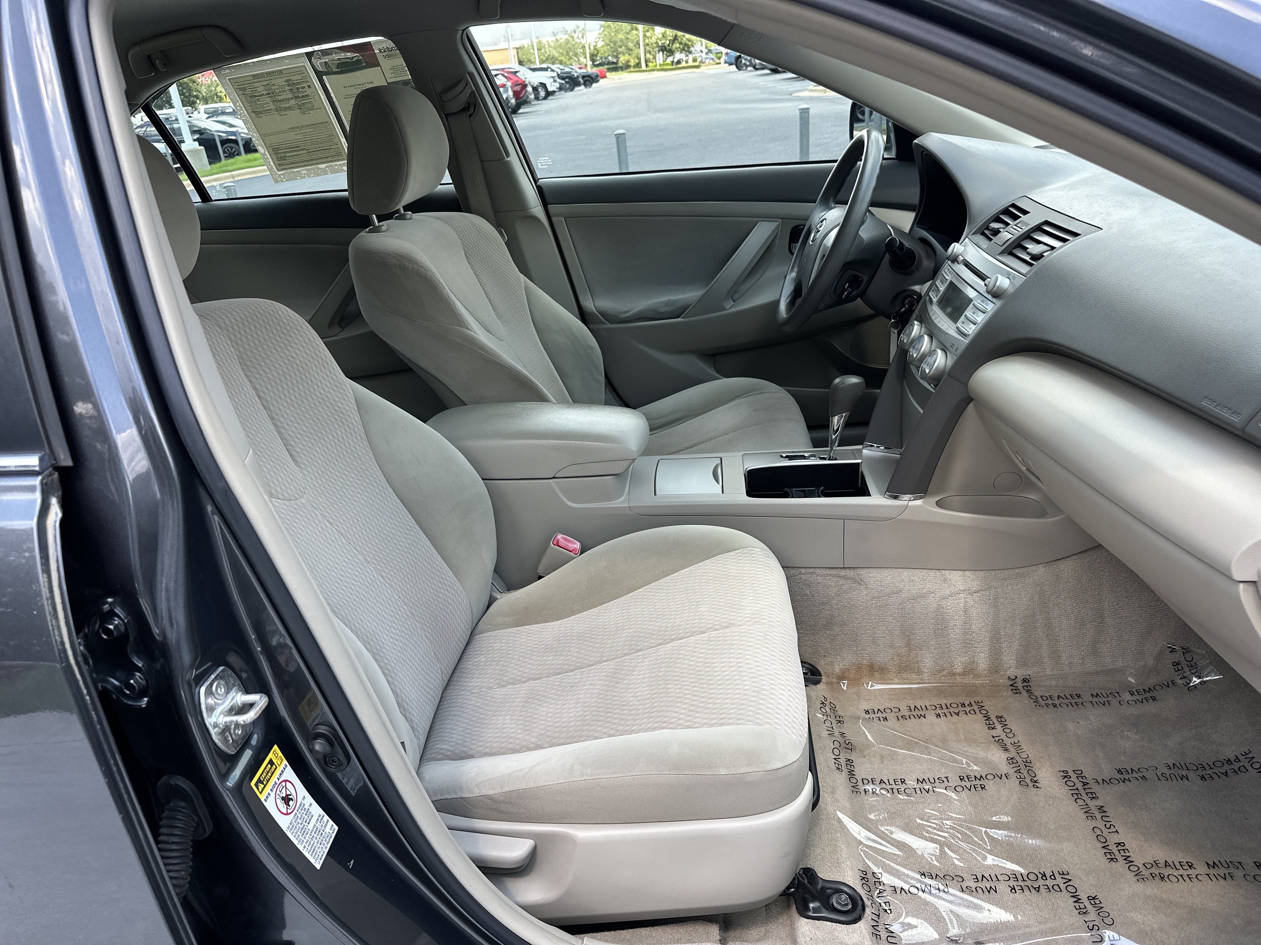 Used 2010 Toyota Camry LE FWD image 33
