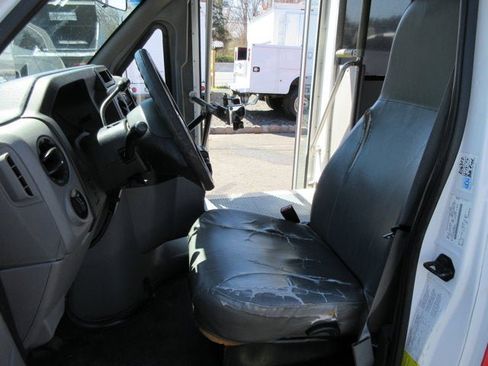 Used 2013 Ford E-350 and Econoline 350 Super Duty Wagon w/ Shuttle Bus Prep Pkg image 9