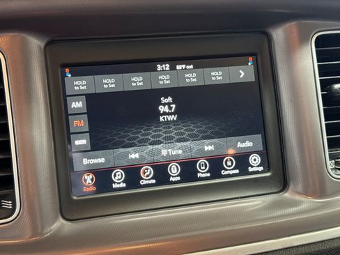 Used 2022 Dodge Charger SXT RWD image 21