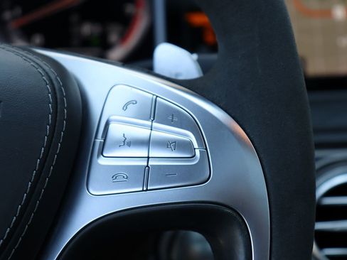 Used 2015 Mercedes-Benz S 63 AMG 4MATIC Sedan w/ Driver Assistance Package image 90