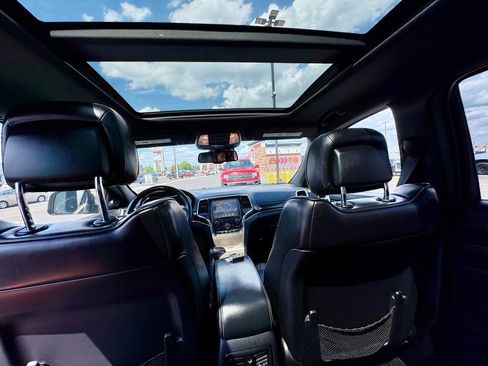 Used 2014 Jeep Grand Cherokee Overland w/ Advanced Technology Group image 23