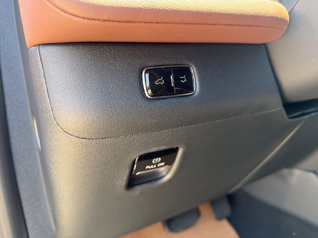 New 2026 Lincoln Navigator Reserve AWD/4WD image 22