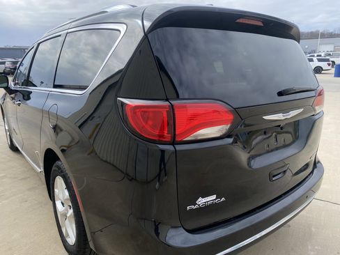 Used 2020 Chrysler Pacifica Limited image 10