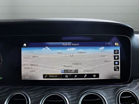 Used 2022 Mercedes-Benz E 350 4MATIC Sedan w/ Driver Assistance Package image 43