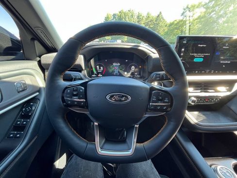 Used 2026 Ford Explorer Tremor w/ Tremor Convenience Package AWD/4WD image 11