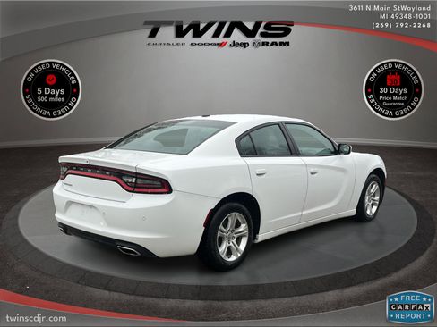Used 2022 Dodge Charger SXT image 3