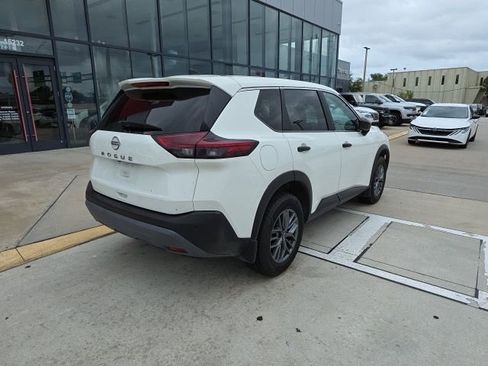 Used 2023 Nissan Rogue S image 4