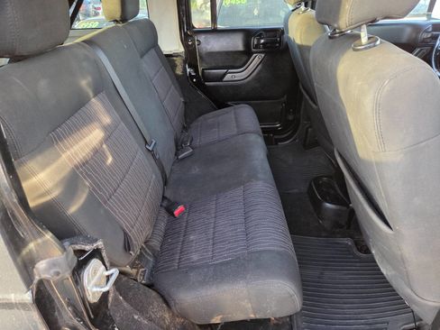 Used 2012 Jeep Wrangler Unlimited Sport image 13