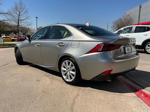 Used 2016 Lexus IS 200t image 8