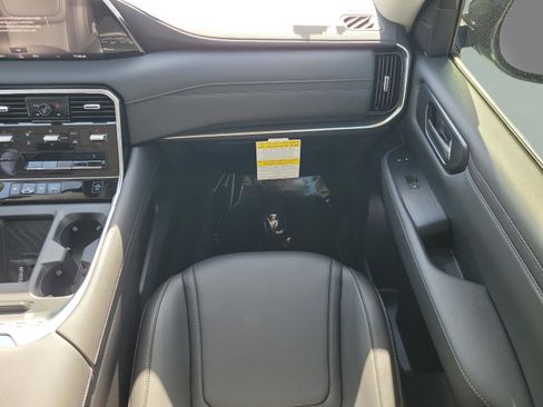 New 2026 Nissan Armada SV image 16