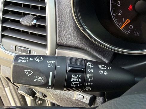 Used 2021 Jeep Grand Cherokee Laredo X image 31