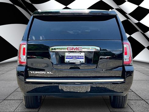Used 2017 GMC Yukon XL Denali w/ Open Road Package AWD/4WD image 4