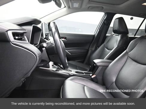 Used 2023 Toyota Corolla Cross XLE w/ Convenience Package image 17