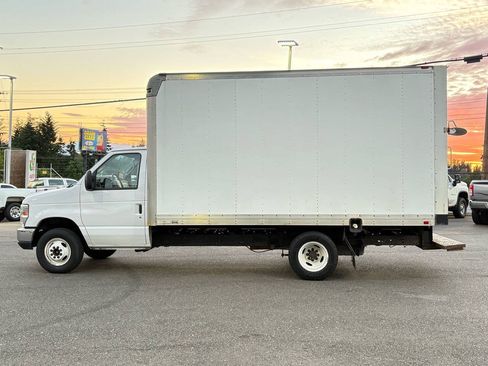 Used 2016 Ford E-350 and Econoline 350 Super Duty RWD image 5