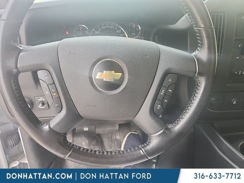 Used 2021 Chevrolet Express 3500 w/ Power Convenience Package RWD image 4