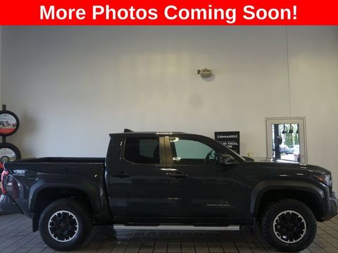 Used 2024 Toyota Tacoma TRD Off-Road AWD/4WD image 2