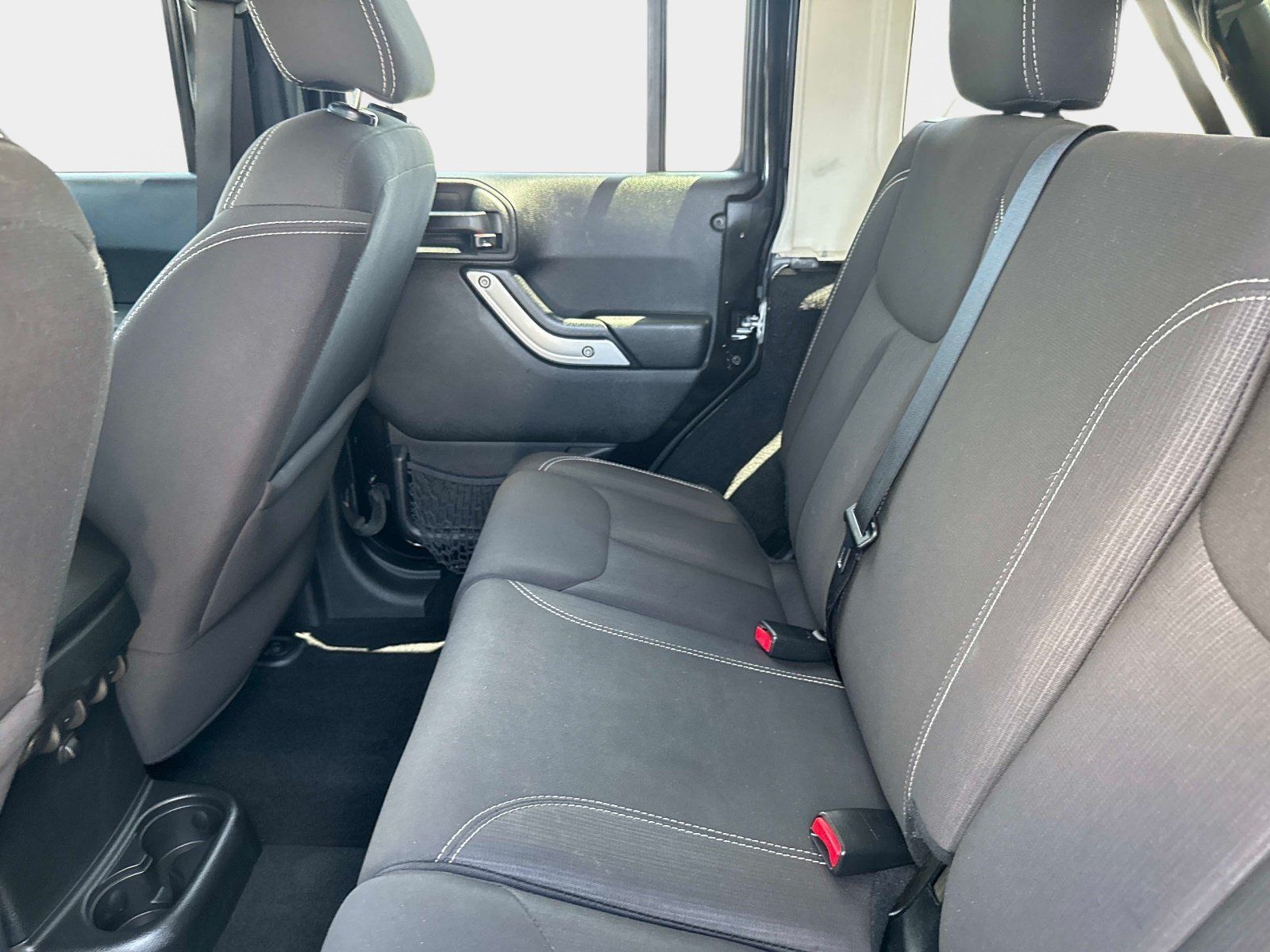 Used 2017 Jeep Wrangler Unlimited Sahara AWD/4WD image 13