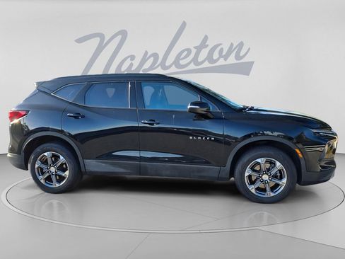 Used 2024 Chevrolet Blazer LT AWD/4WD image 3
