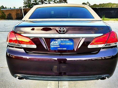 Used 2011 Toyota Avalon FWD image 9
