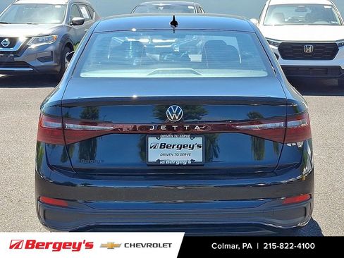 Used 2025 Volkswagen Jetta Sport FWD image 6