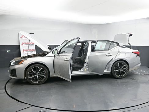 Used 2023 Nissan Altima 2.5 SR image 40