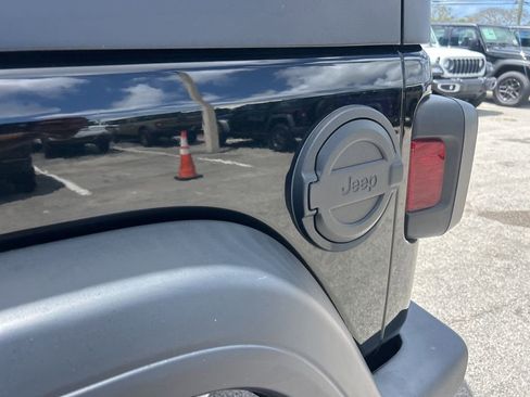 Used 2023 Jeep Wrangler Sport S image 21