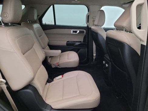 Used 2020 Ford Explorer XLT w/ Equipment Group 202A image 19