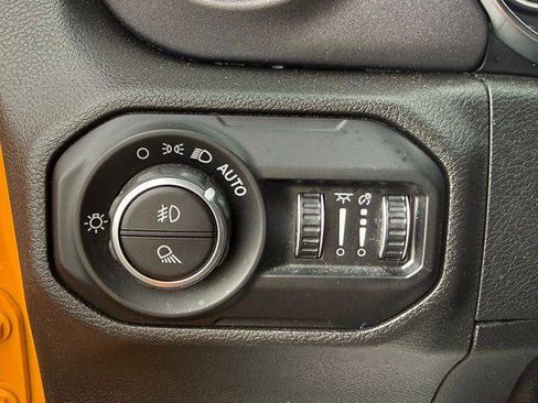 Used 2021 Jeep Gladiator Mojave image 36