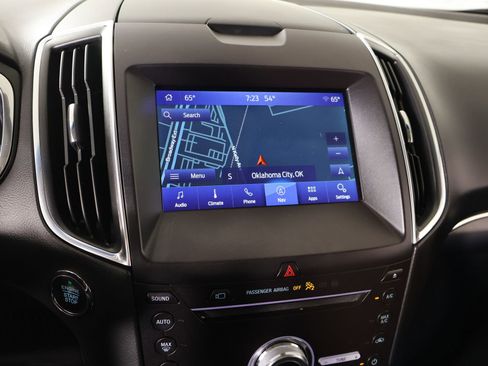 Used 2019 Ford Edge Titanium w/ Equipment Group 301A image 7