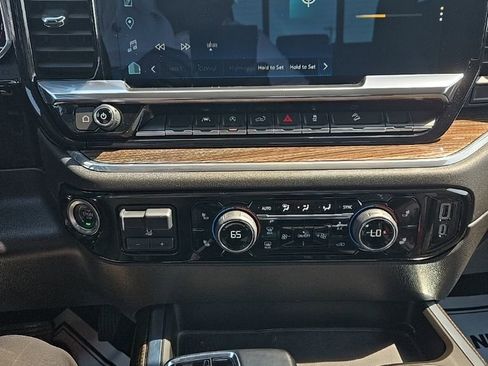 Used 2023 Chevrolet Silverado 1500 LT Trail Boss w/ Convenience Package II image 16