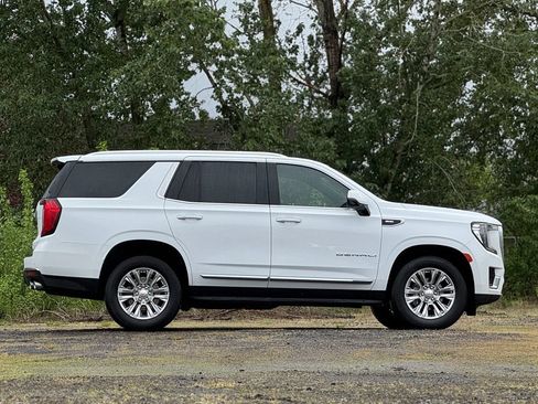 Used 2024 GMC Yukon Denali AWD/4WD image 8